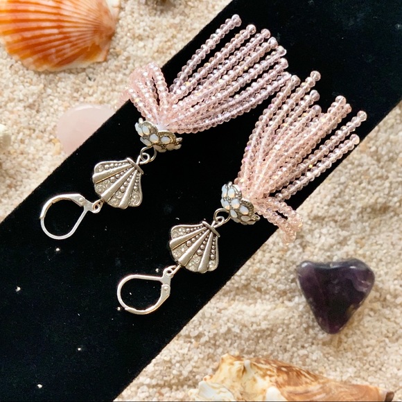 🎉HP🎉🌴🐚 Beaded Tassel Earrings - Picture 6 of 7